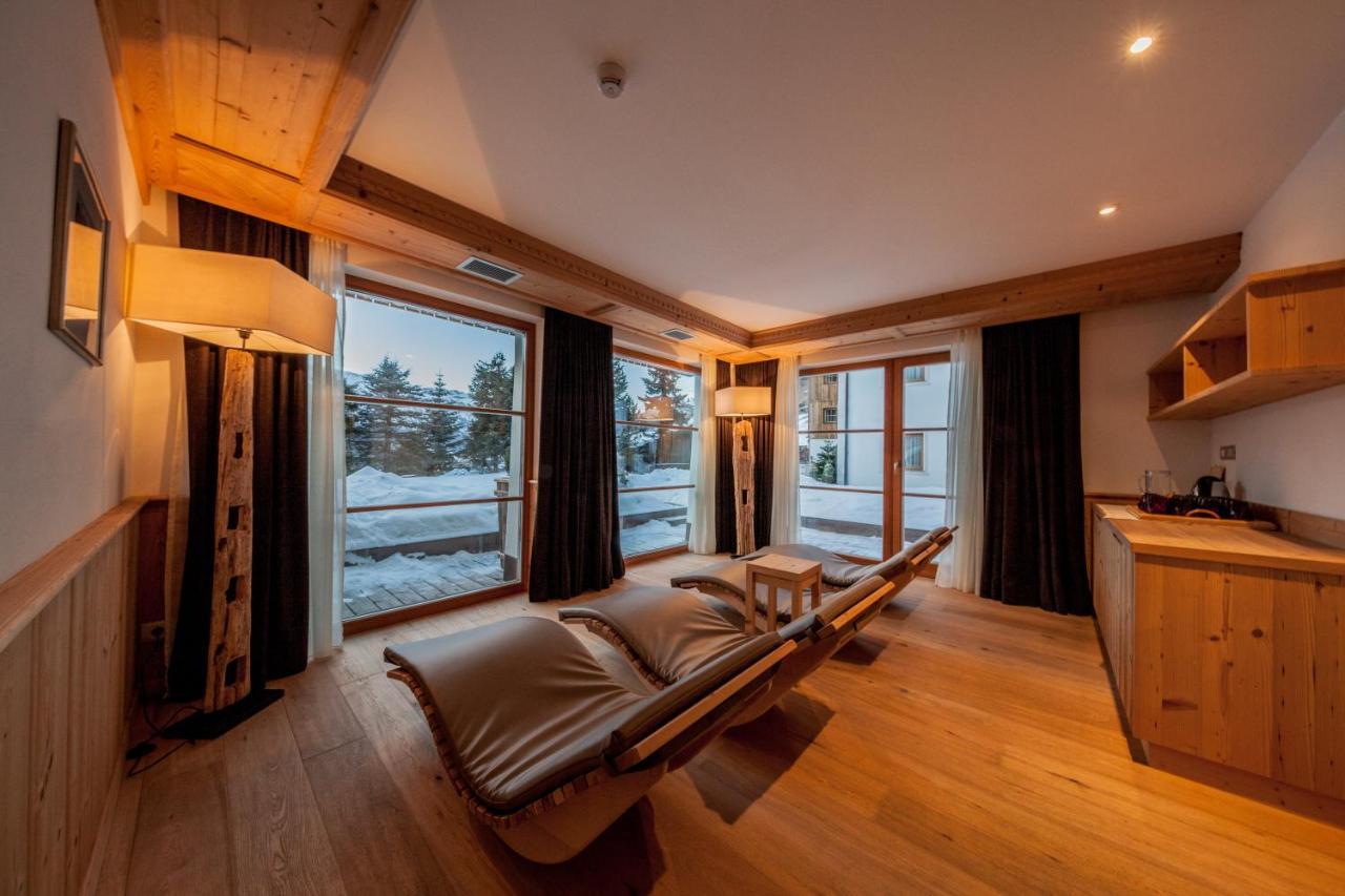 Villa Flora Mountain Lodges ซานกัสซิอาโน ภายนอก รูปภาพ