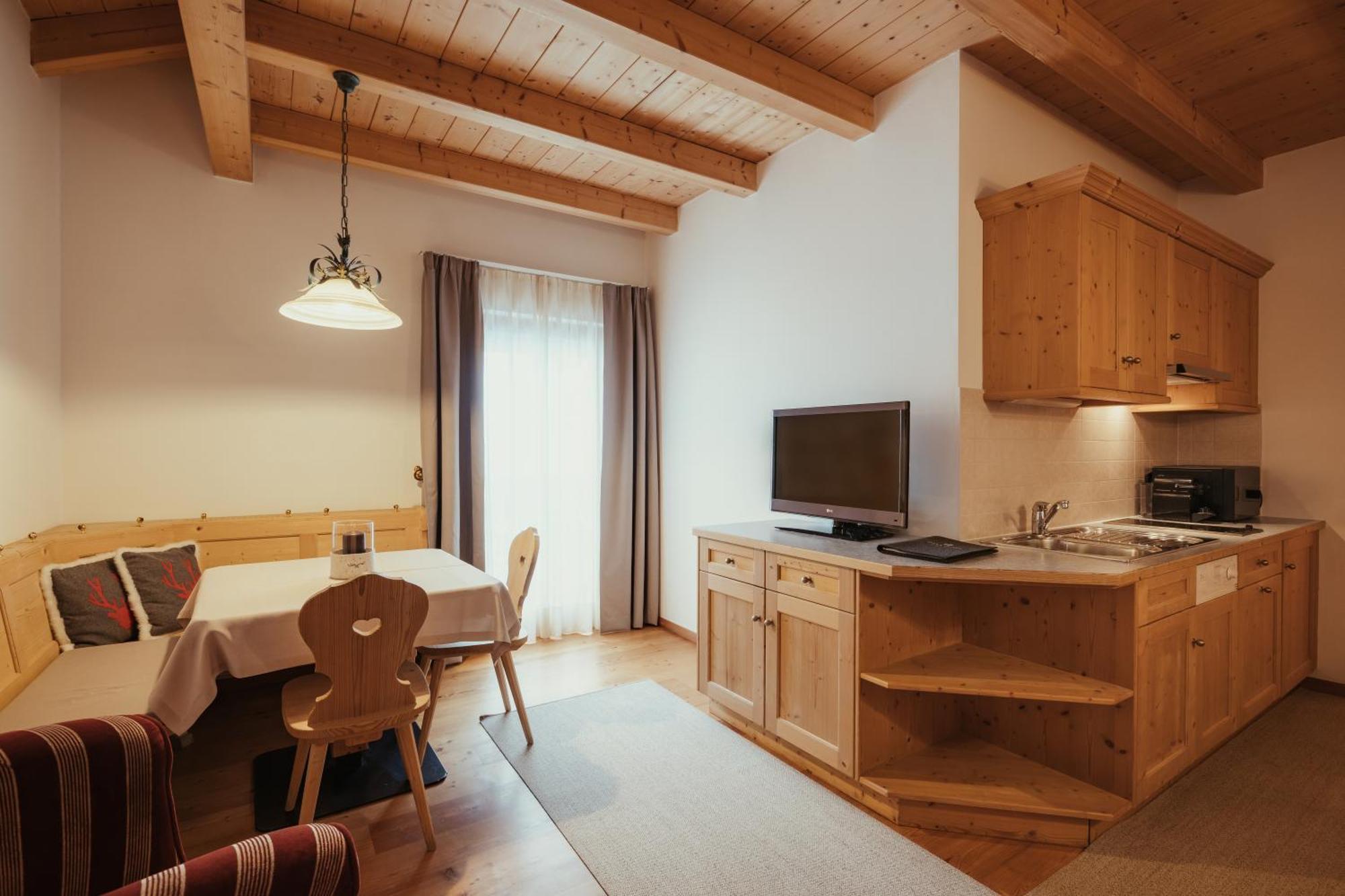 Villa Flora Mountain Lodges ซานกัสซิอาโน ภายนอก รูปภาพ