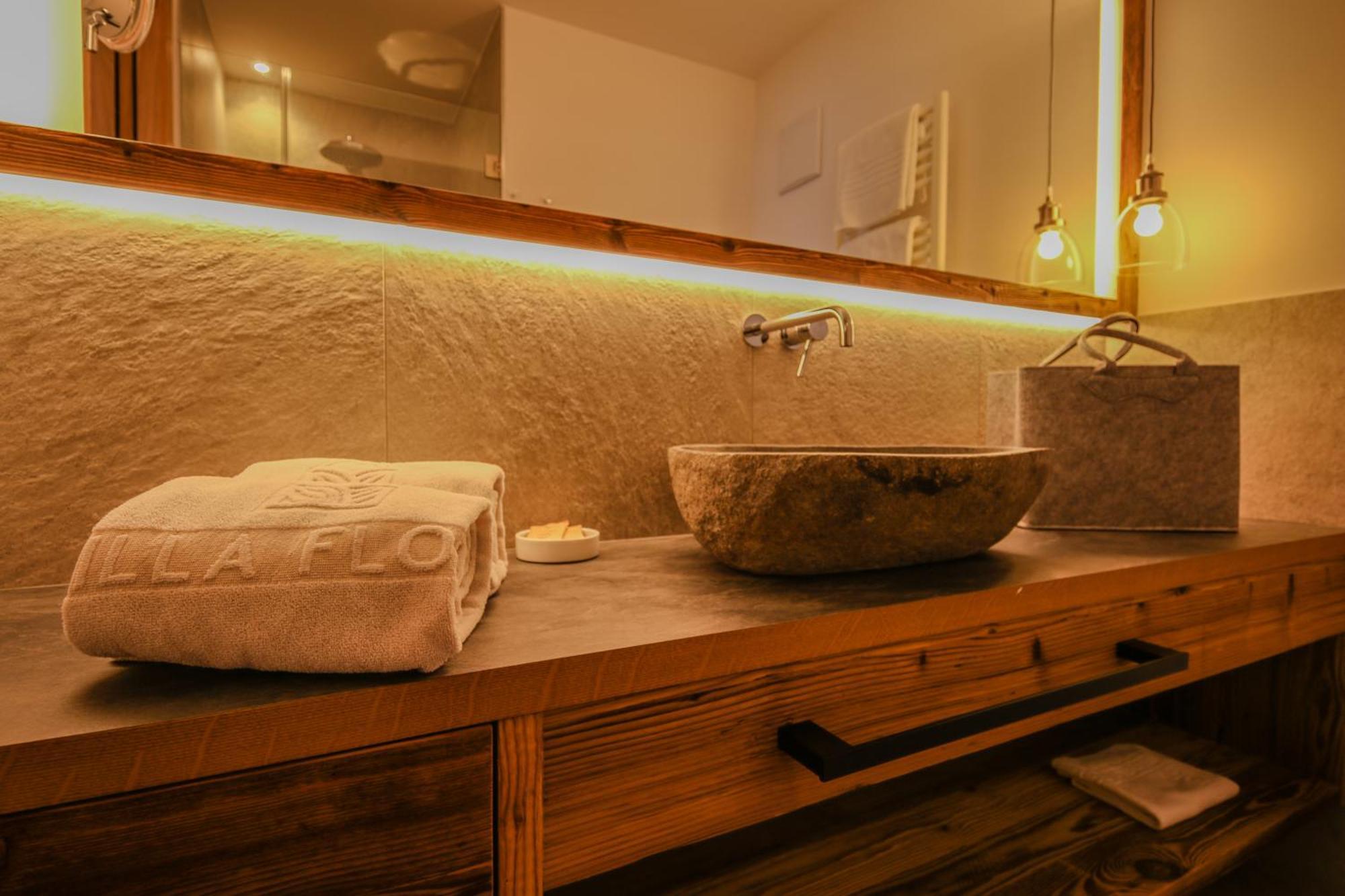 Villa Flora Mountain Lodges ซานกัสซิอาโน ภายนอก รูปภาพ
